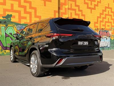 2025 Toyota Highlander - Thumbnail