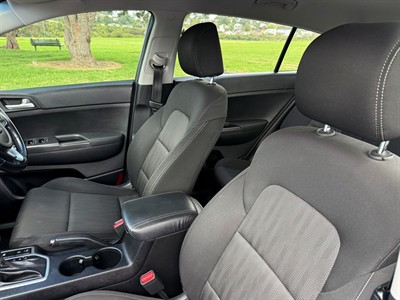 2018 Kia SPORTAGE - Thumbnail