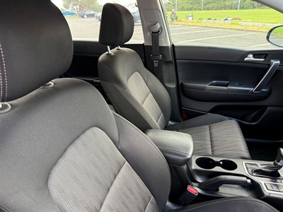 2018 Kia SPORTAGE - Thumbnail