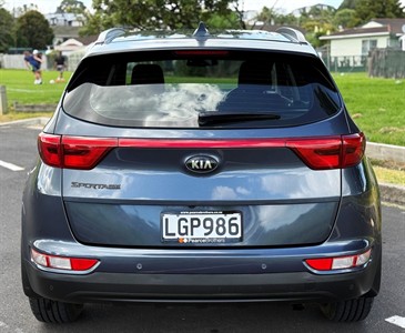 2018 Kia SPORTAGE - Thumbnail