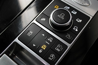 2017 Land Rover Discovery - Thumbnail