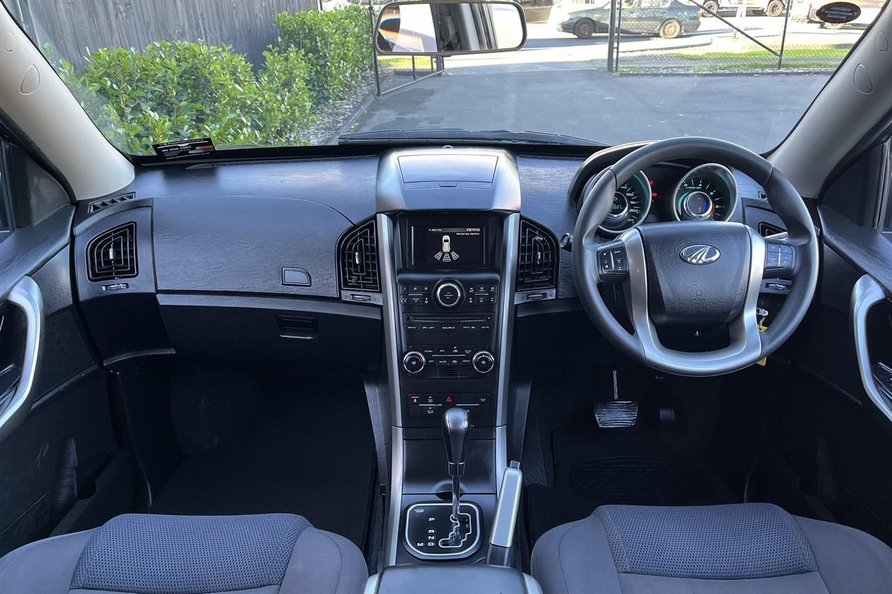 2022 MAHINDRA XUV500