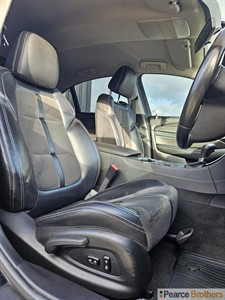 2016 Holden Commodore - Thumbnail