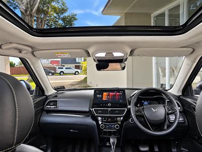 2025 Mahindra XUV 3XO - Thumbnail