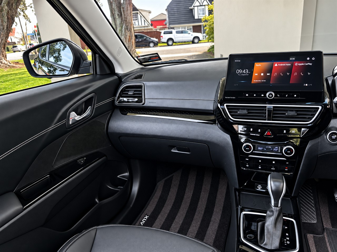 2025 Mahindra XUV 3XO