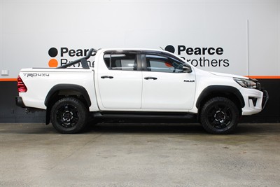 2017 Toyota Hilux - Thumbnail