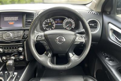 2017 Nissan Pathfinder - Thumbnail