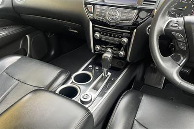 2017 Nissan Pathfinder - Thumbnail