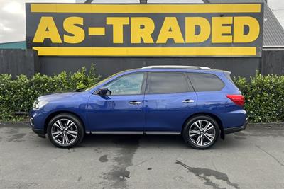 2017 Nissan Pathfinder - Thumbnail