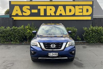 2017 Nissan Pathfinder - Thumbnail