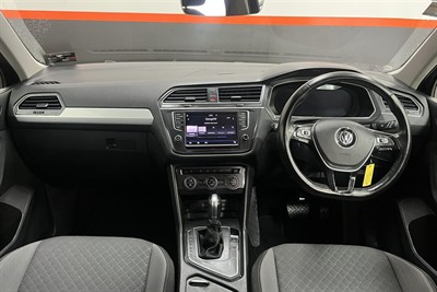 2017 Volkswagen TIGUAN - Thumbnail