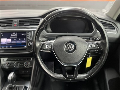 2017 Volkswagen TIGUAN - Thumbnail