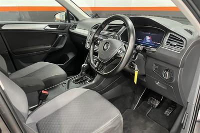 2017 Volkswagen TIGUAN - Thumbnail