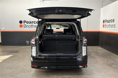2012 Nissan Elgrand - Thumbnail