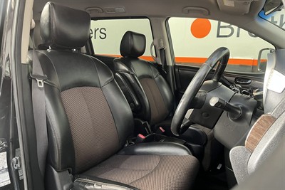 2012 Nissan Elgrand - Thumbnail