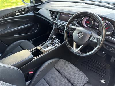 2018 Holden Commodore - Thumbnail