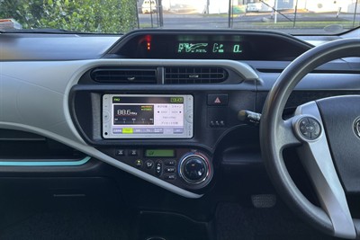 2013 Toyota Aqua - Thumbnail