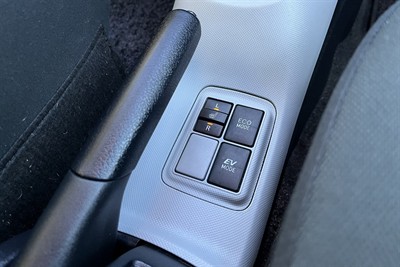 2013 Toyota Aqua - Thumbnail