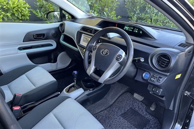 2013 Toyota Aqua - Thumbnail
