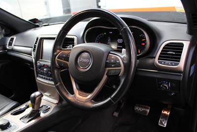 2017 Jeep Grand Cherokee - Thumbnail