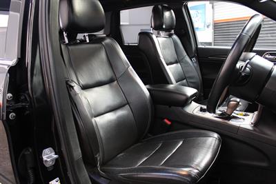 2017 Jeep Grand Cherokee - Thumbnail