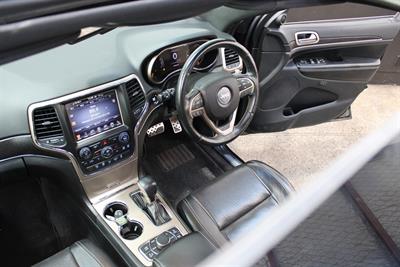 2017 Jeep Grand Cherokee - Thumbnail