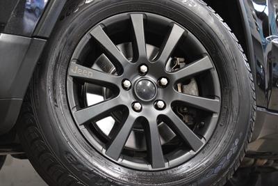 2017 Jeep Grand Cherokee - Thumbnail