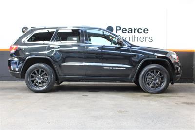 2017 Jeep Grand Cherokee - Thumbnail