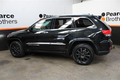 2017 Jeep Grand Cherokee - Thumbnail