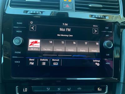 2017 Volkswagen Golf - Thumbnail