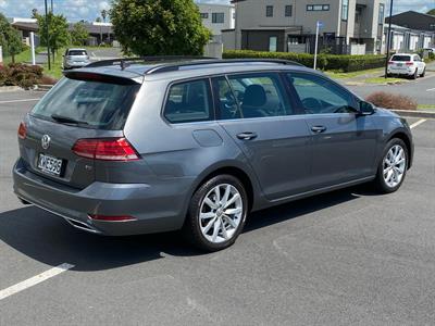 2017 Volkswagen Golf - Thumbnail