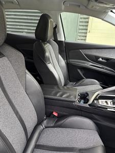 2017 Peugeot 3008 - Thumbnail