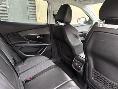 2017 Peugeot 3008 - Thumbnail