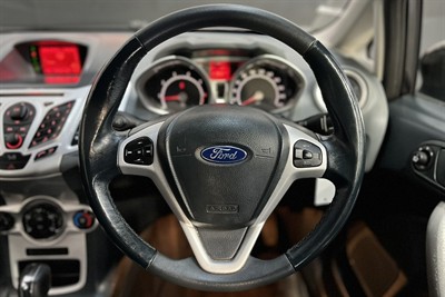 2011 Ford Fiesta - Thumbnail