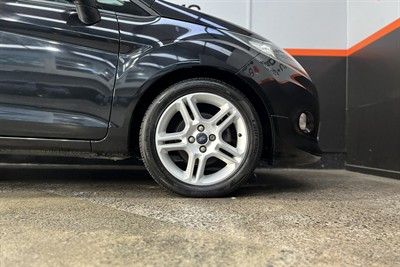 2011 Ford Fiesta - Thumbnail