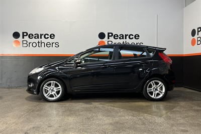 2011 Ford Fiesta - Thumbnail