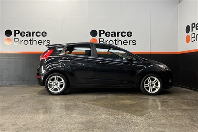 2011 Ford Fiesta - Thumbnail