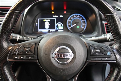 2018 Nissan Leaf - Thumbnail