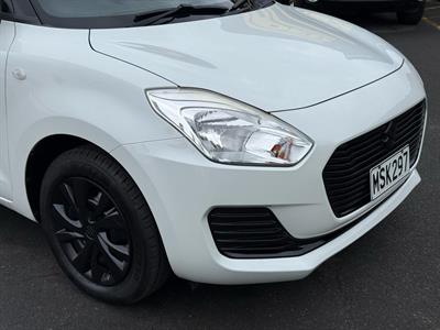 2017 Suzuki Swift - Thumbnail