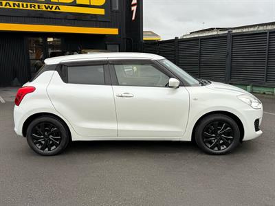 2017 Suzuki Swift - Thumbnail