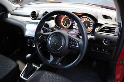2022 Suzuki Swift - Thumbnail