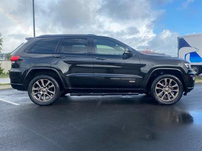 2016 Jeep GRAND CHEROKEE - Thumbnail
