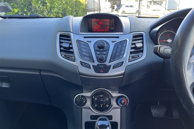 2010 Ford Fiesta - Thumbnail