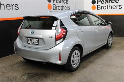 2017 Toyota Aqua - Thumbnail