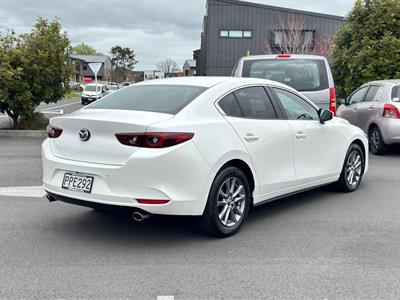 2022 Mazda Mazda3 - Thumbnail