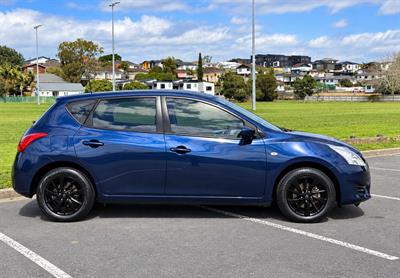 2015 Nissan PULSAR - Thumbnail