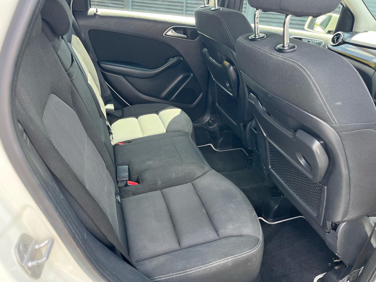 2013 Mercedes-Benz B180