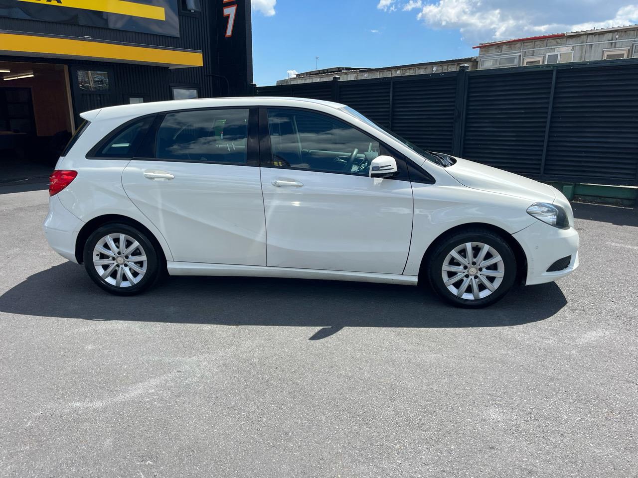 2013 Mercedes-Benz B180