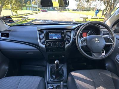 2015 Mitsubishi Triton - Thumbnail