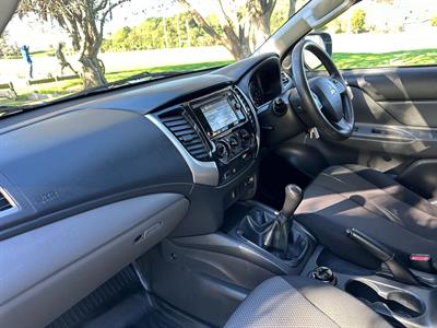 2015 Mitsubishi Triton - Thumbnail